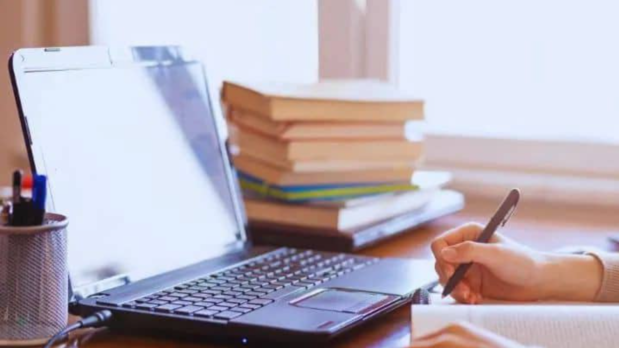 Je vais prendre en charge la révision et la correction de vos textes en